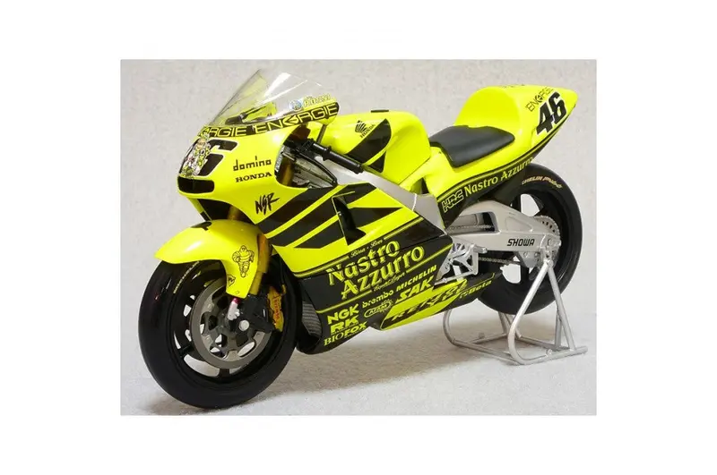 1:12 2001 Valentino Rossi --  #46 Honda Nsr500 -- Pre-Season Test -- Minichamps 1
