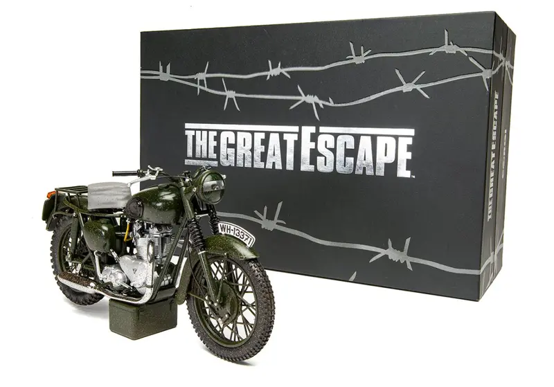 1:12 Triumph Tr6 Trophy (Weathered) -- Steve Mcqueen "The Great Escape" -- Corgi 1