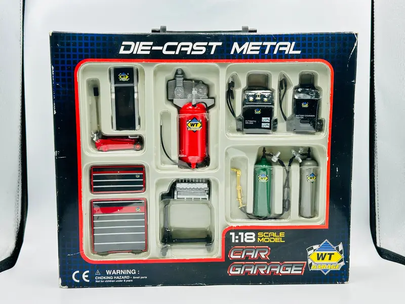 1:18 10-Piece Tool Set -- Car Garage -- "Wt Garage" -- Kinsfun 1
