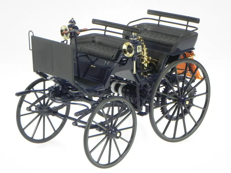 1:18 1886 Daimler Motorkutsche -- Dark Blue Metallic -- Norev 1