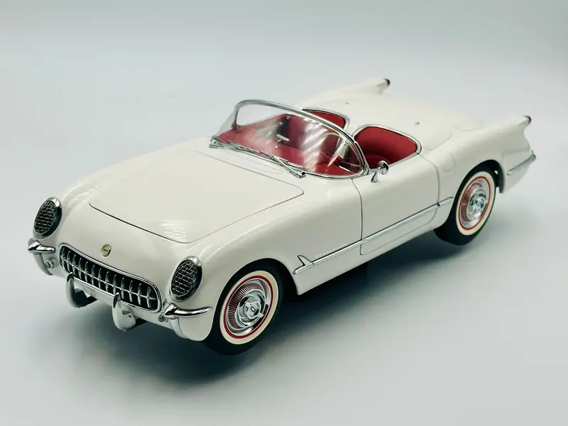 1:18 1953 Chevrolet Corvette Convertible - Polo White - Autoart Millennium 71081 1