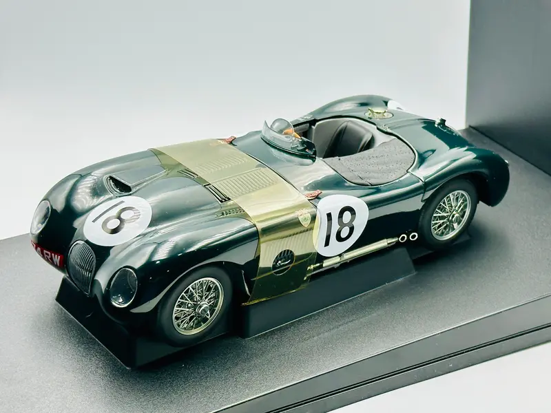 1:18 1953 Lemans 24H Winner - Jaguar C Type - #18 Rolt/Hamilton -- Autoart 85387 1