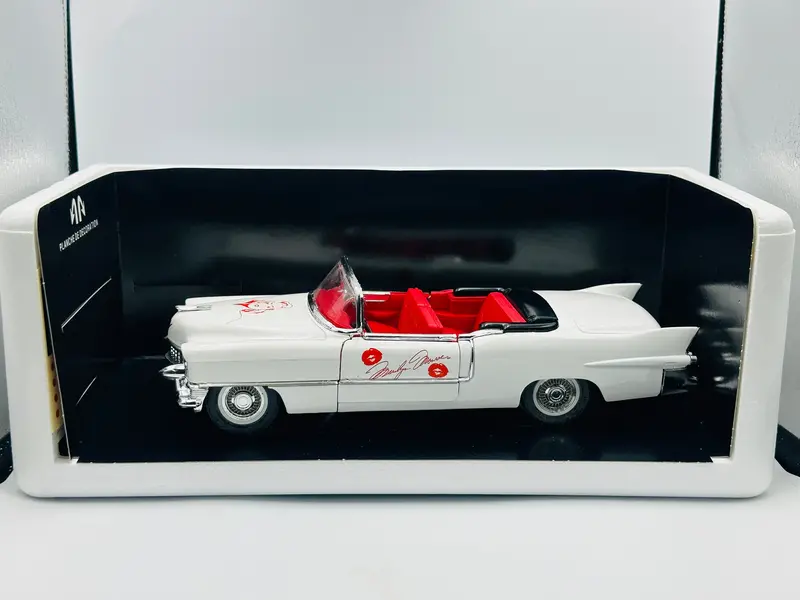 1:18 1955 Cadillac Convertible -- White -- Marilyn Monroe Edition -- Solido 1