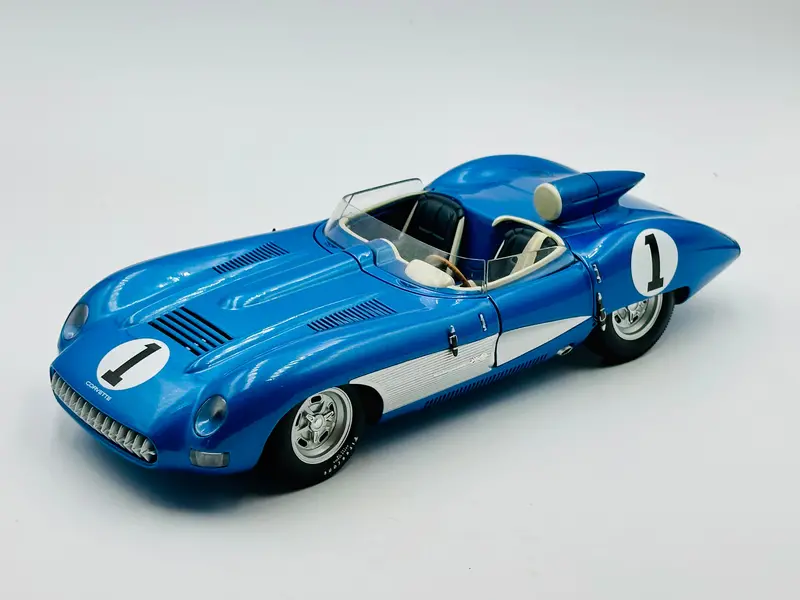 1:18 1957 Chevrolet Corvette Ss -- #1 Blue/White -- Autoart 1