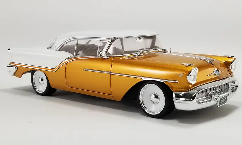 1:18 1957 Oldsmobile Super 88 - Southern Kings Customs -- Pagan Gold/White -- Ac 1