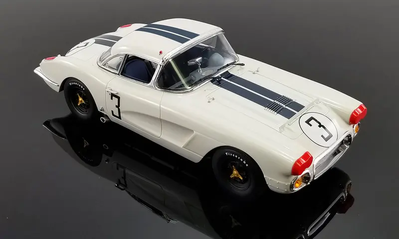 1:18 1960 24 Hours Le Mans -- #3 Cunningham 1960 Chevrolet Corvette C1 -- Rar 1