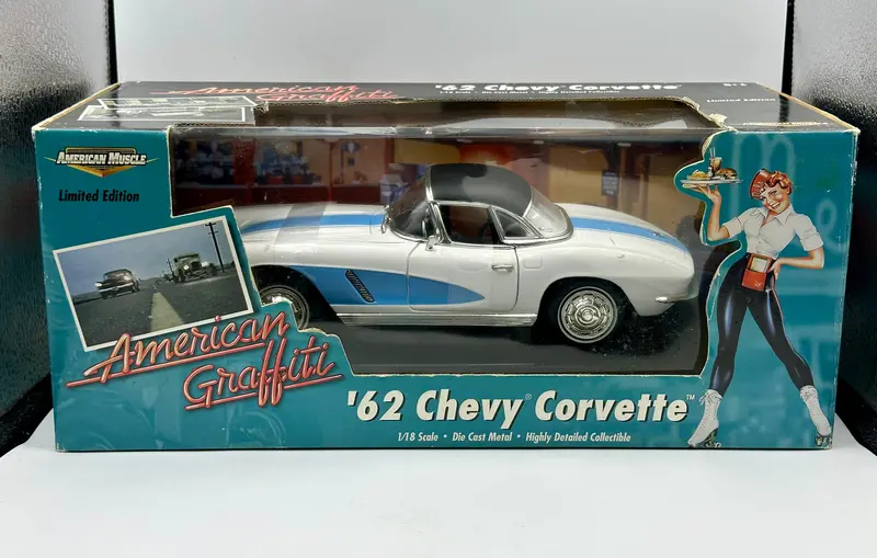 1:18 1962 Chevrolet Corvette -- White W/Blue Stripes -- American Graffiti 1