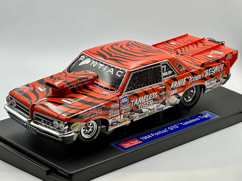 1:18 1964 Pontiac Gto -- "Timeless Tiger" Arnie Beswick - Drag Car -- Sunstar 1