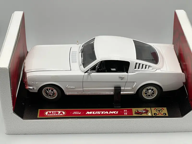 1:18 1965 Ford Mustang Fastback -- White -- Mira 1