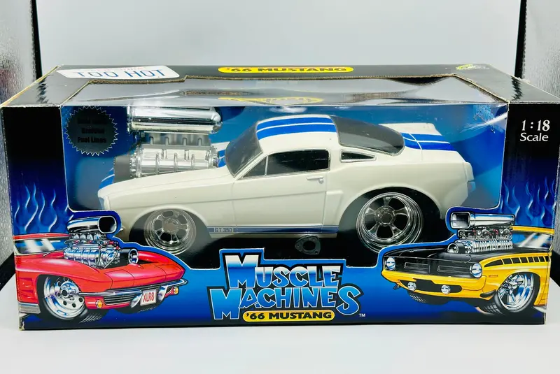 1:18 1966 Ford Mustang Shelby Gt350 -- White W/Blue Stripes -- Muscle Machines 1