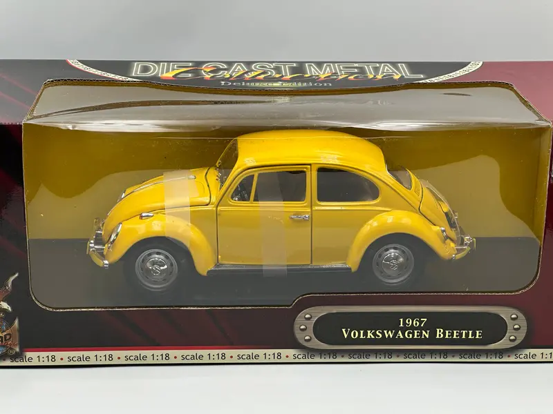 1:18 1967 Volkswagen Beetle -- Yellow -- Road Signature 1