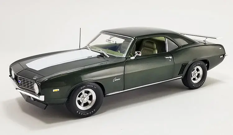 1:18 1969 Chevrolet Copo Camaro -- Green -- Acme 1