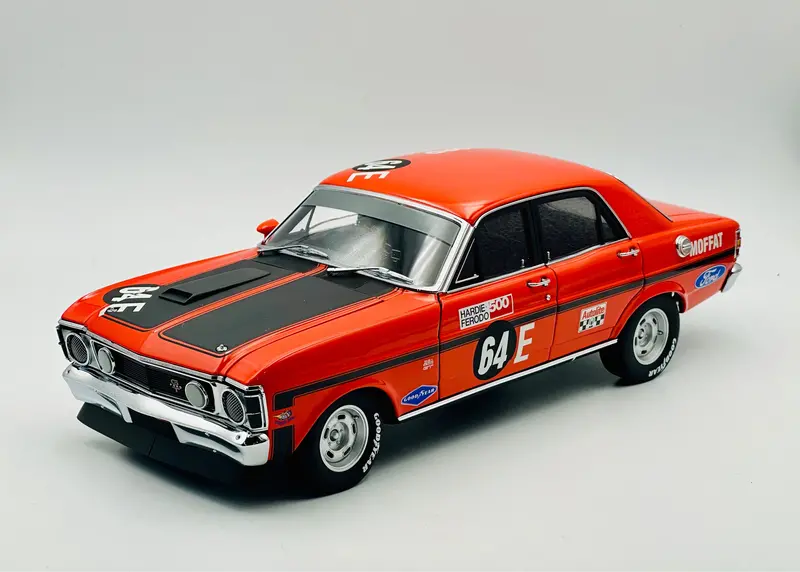 1:18 1970 Bathurst Winner -- Allan Moffat Ford Xw Falcon -- Classic Carlectables 1