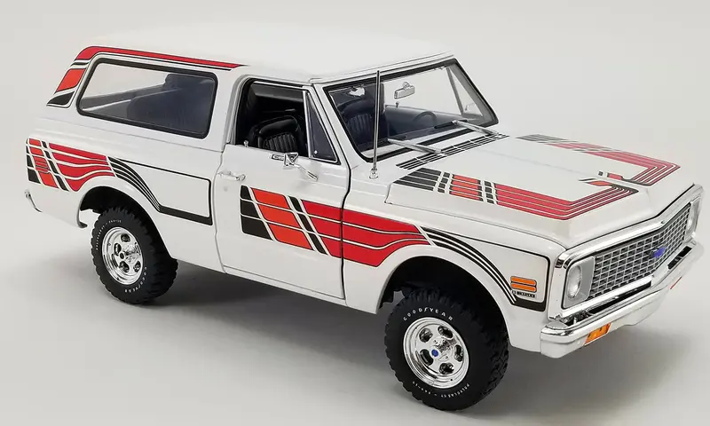 1:18 1970 Chevrolet Blazer K/5 -- Feathers Edition White/Black/Red -- Acme 1