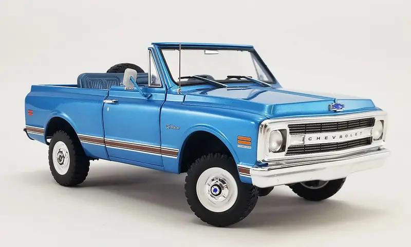 1:18 1970 Chevrolet Blazer K/5 -- Medium Blue Poly -- Acme 1