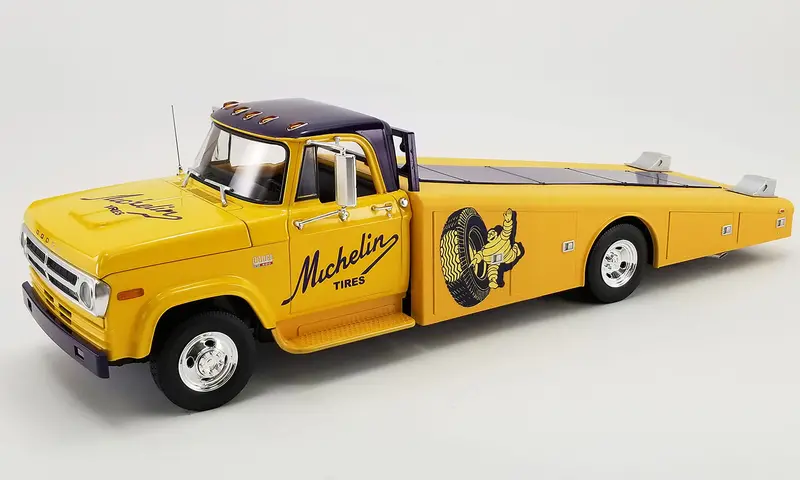 1:18 1970 Dodge D-300 Ramp Truck -- Michelin Tires -- Acme 1
