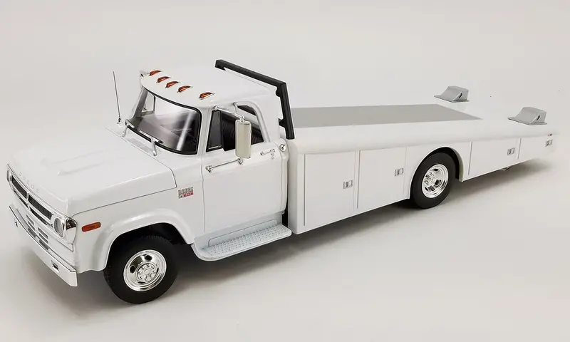 1:18 1970 Dodge D-300 Ramp Truck -- White -- Acme 1