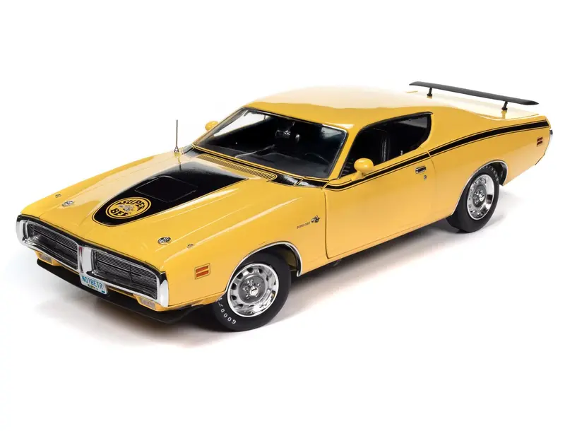 1:18 1971 Dodge Charger Super Bee -- Yellow -- American Muscle 2