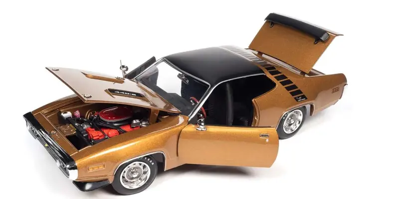 1:18 1971 Plymouth Roadrunner (Class Of 1971) - Gy8 Gold Leaf -- American Muscle 2