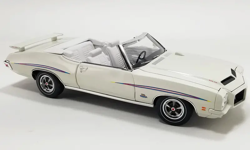 1:18 1971 Pontiac Gto Judge Convertible - Last Judge Built -- White -- Acme 1