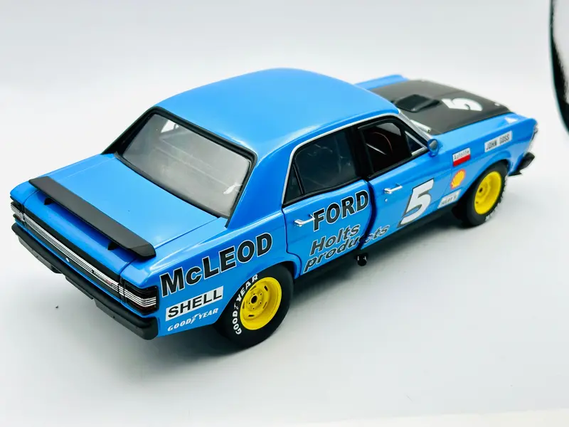 1:18 1972 John Goss -- #5 Ford Xy Falcon Gtho Phase 3 -- Biante/Autoart 2