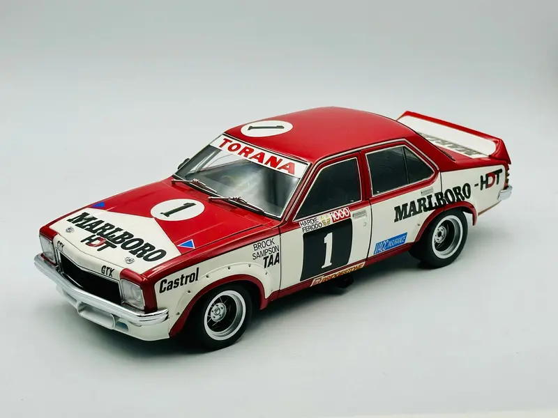 1:18 1974 Peter Brock Bathurst -- Holden L34 Torana -- Classic Carlectables 1