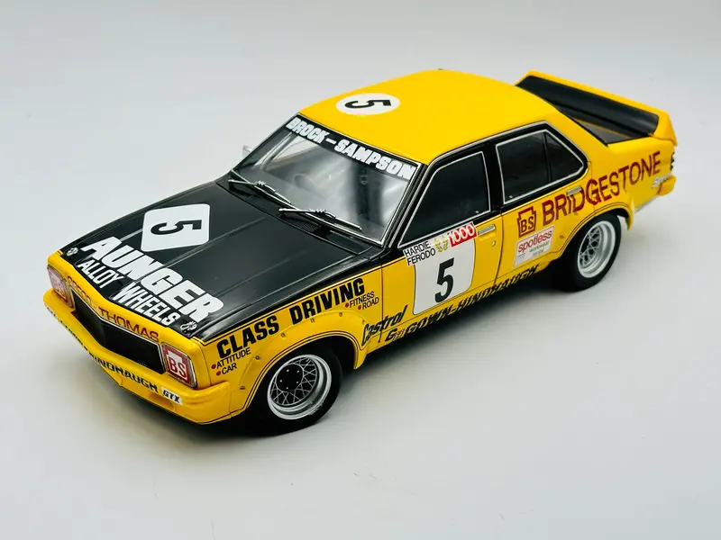 1:18 1975 Bathurst Winner Peter Brock - Holden L34 Torana - Classic Carlectables 1