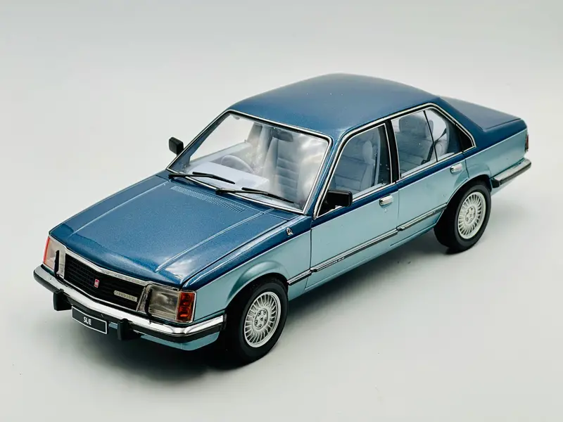 1:18 1980 Holden Vc Commodore Sl/E -- Nocturn Blue Over Atlantis Blue -- Biante 1