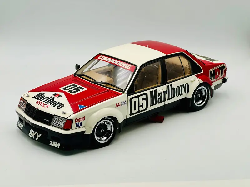 1:18 1980 Peter Brock - Atcc Winner - Holden Vb Commodore - Classic Carlectables 1