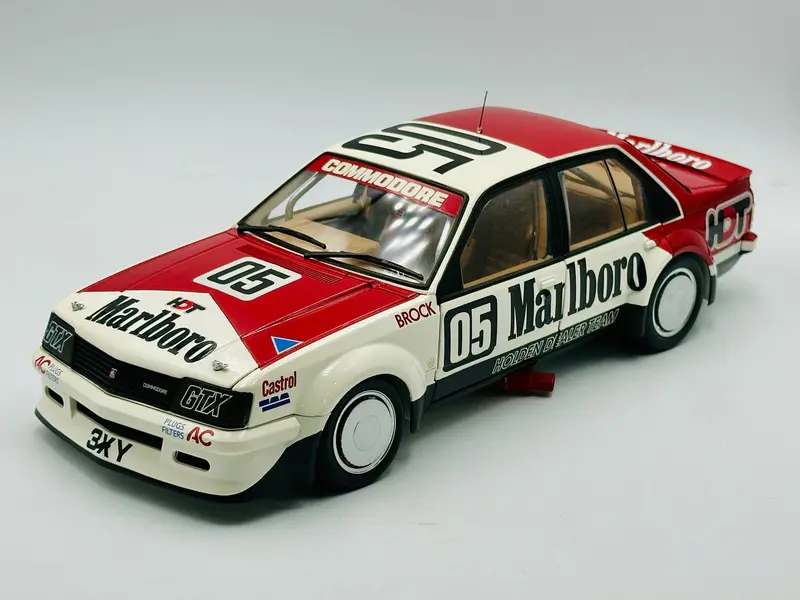 1:18 1981 Atcc -- Peter Brock -- Holden Vc Commodore -- Classic Carlectables 1