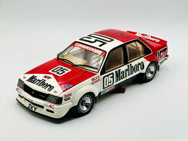 1:18 1981 Peter Brock/Richards *Signed* - Bathurst Holden - Classic Carlectables 1
