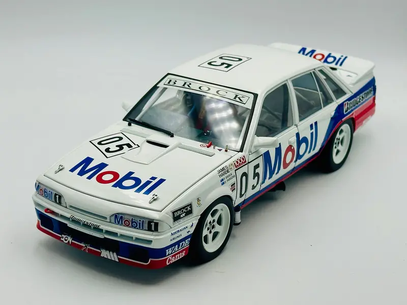 1:18 1987 Bathurst Peter Brock -- #05 Holden Vl Commodore -- Biante/Autoart 1