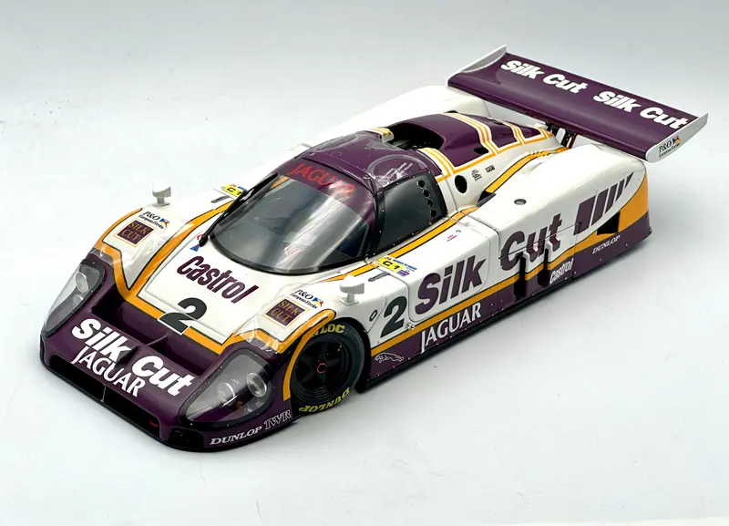 1:18 1988 24H Le Mans Winner -- #2 Jaguar Xjr-9Lm -- Exoto 1