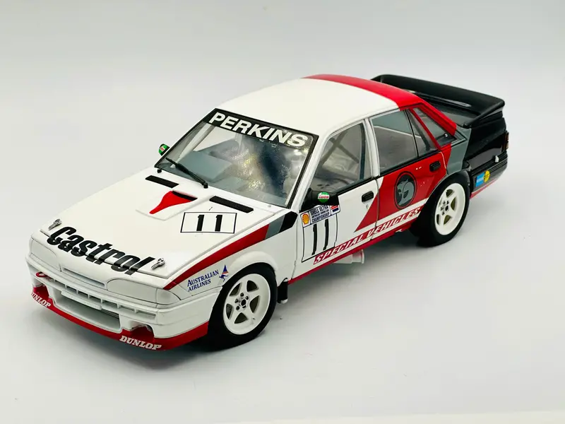 1:18 1988 Atcc Larry Perkins -- Holden Vl Commodore -- Biante 1