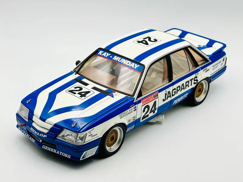1:18 1988 Bathurst -- #24 Jagparts Holden Vk Commodore Diecast Expo -- Classic 1