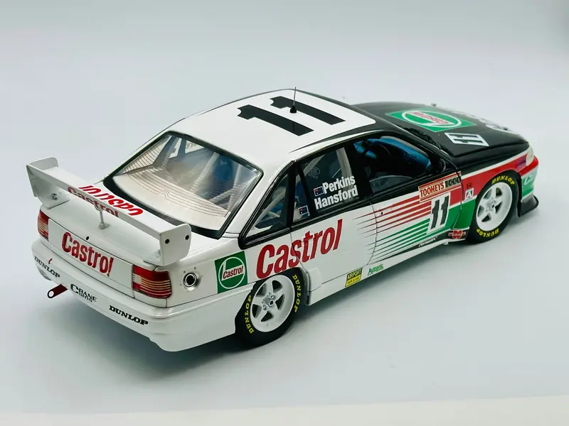 1:18 1993 Bathurst Winner -- Perkins Holden Vp Commodore -- Classic Carlectables 2
