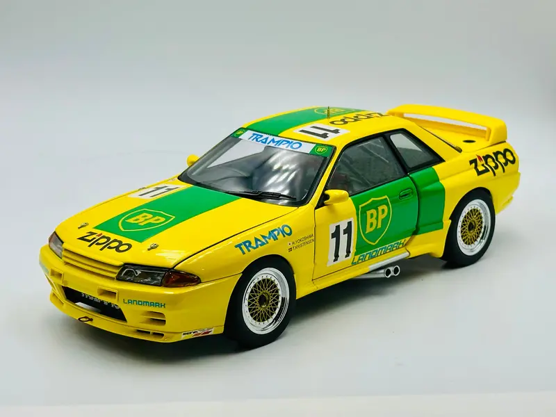 1:18 1993 Nissan Skyline R32 Gt-R -- #11 Bp Oil -- Yellow & Green -- Autoart 893 1