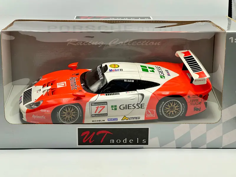 1:18 1998 Fia Gt -- #17 Porsche 911 Gt1 -- Ut Models 1