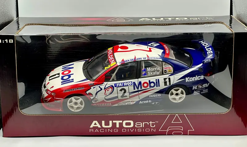 1:18 1999 Bathurst Skaife/Morris -- Hrt Holden Vt Commodore -- Biante 1