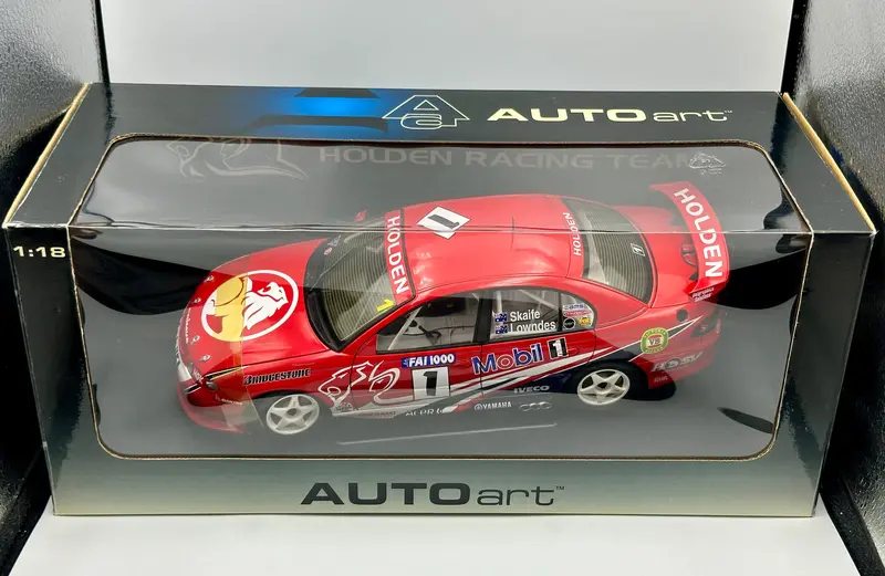 1:18 2000 Bathurst Lowndes/Skaife -- Holden Racing Team -- Biante/Autoart 2