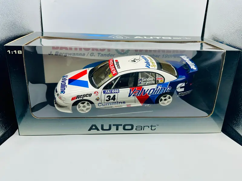 1:18 2000 Bathurst Winner --  Tander/Bargwanna -- Holden Commodore -- Biante 1