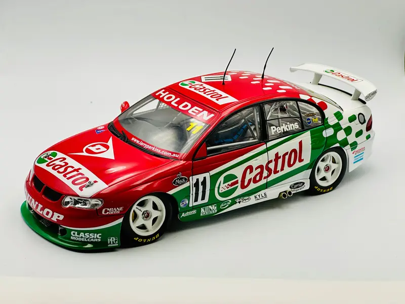 1:18 2002 Larry Perkins -- Holden Vx Commodore -- Classic Carlectables 1