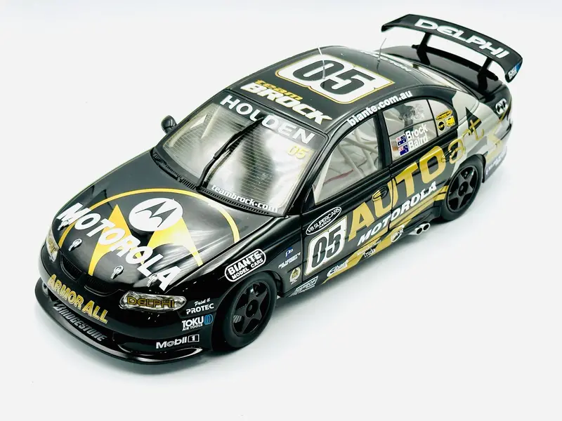 1:18 2002 Peter Brock/Baird Bathurst -- Holden Vx Commodore -- Biante/Autoart 1