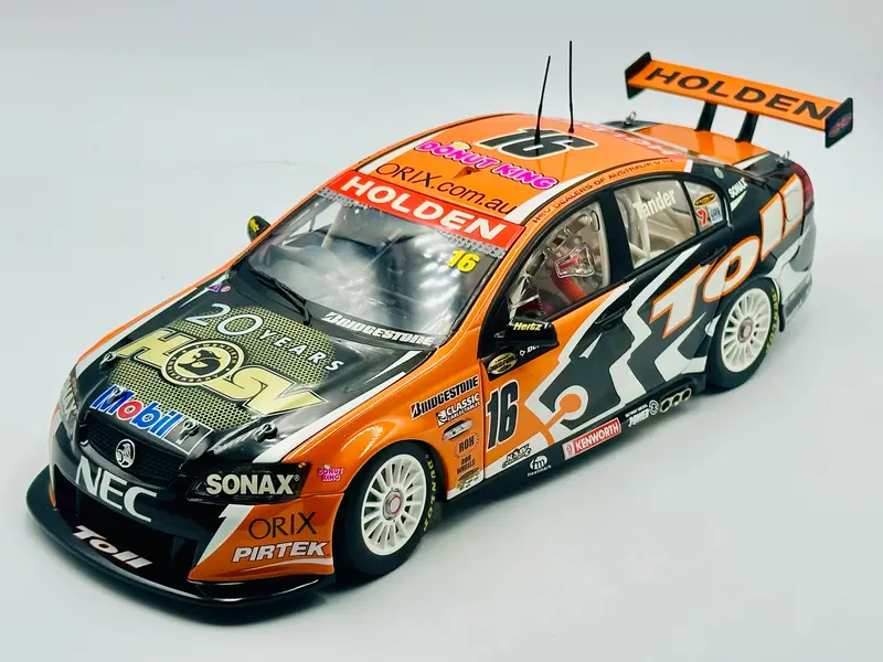 1:18 2007 Garth Tander -- Championship Winner -- Classic Carlectables 1