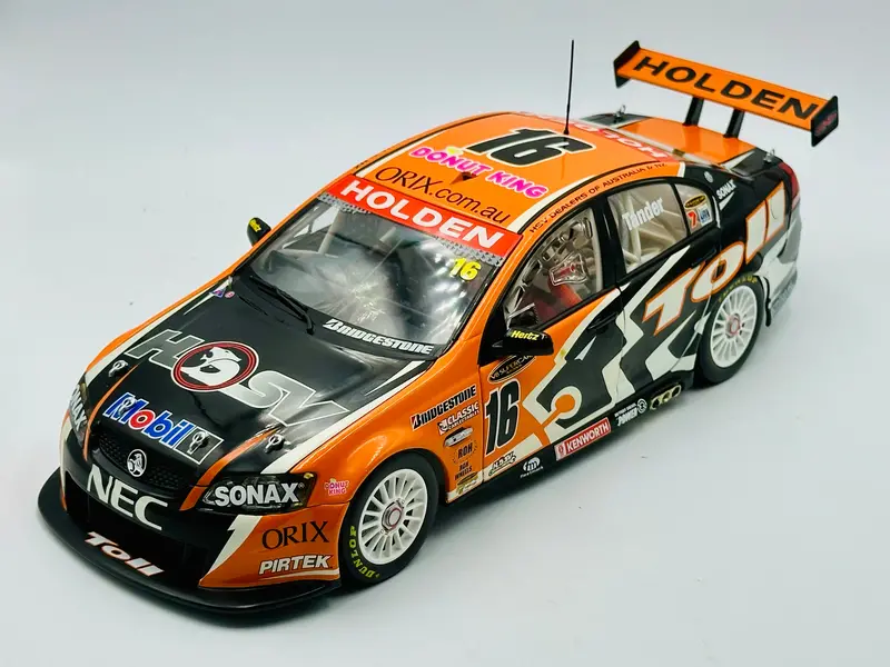 1:18 2007 Garth Tander -- Holden Ve Commodore -- Classic Carlectables 1