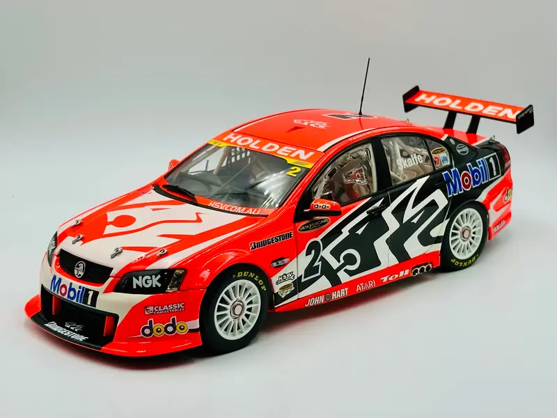 1:18 2007 Mark Skaife -- Holden Ve Commodore -- Classic Carlectables 1