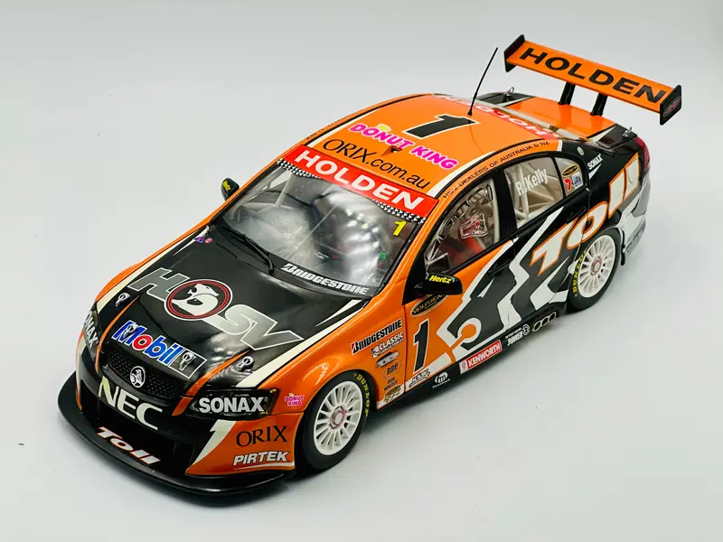 1:18 2007 Rick Kelly -- Holden Ve Commodore -- Classic Carlectables 1