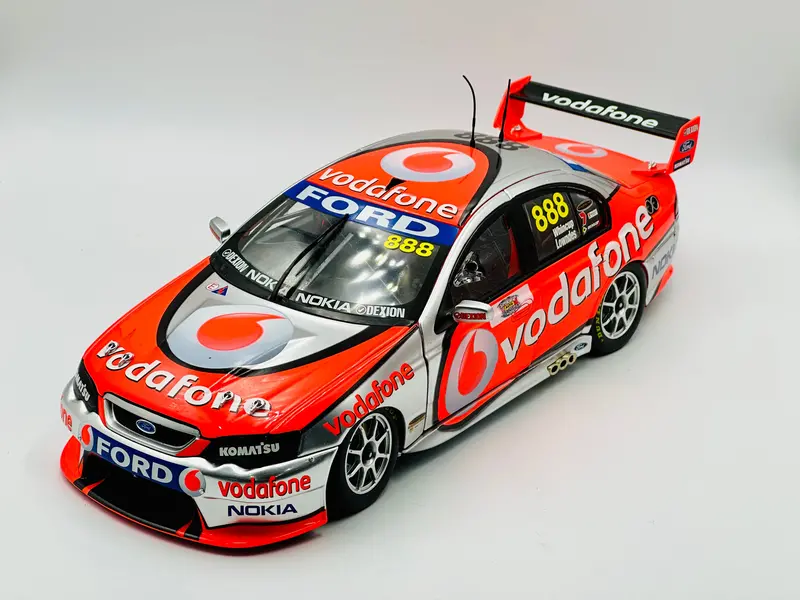 1:18 2008 Bathurst Winner -- Craig Lowndes/Jamie Whincup -- Classic Carlectables 1