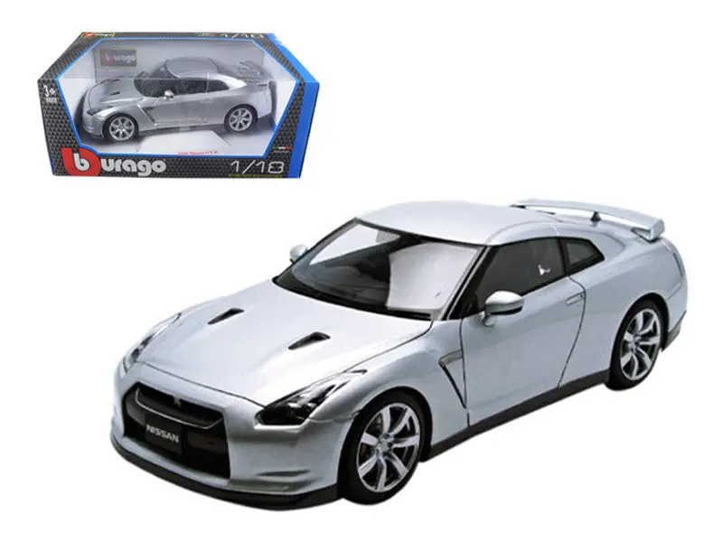 1:18 2009 Nissan Gt-R R35 -- Silver -- Bburago 1