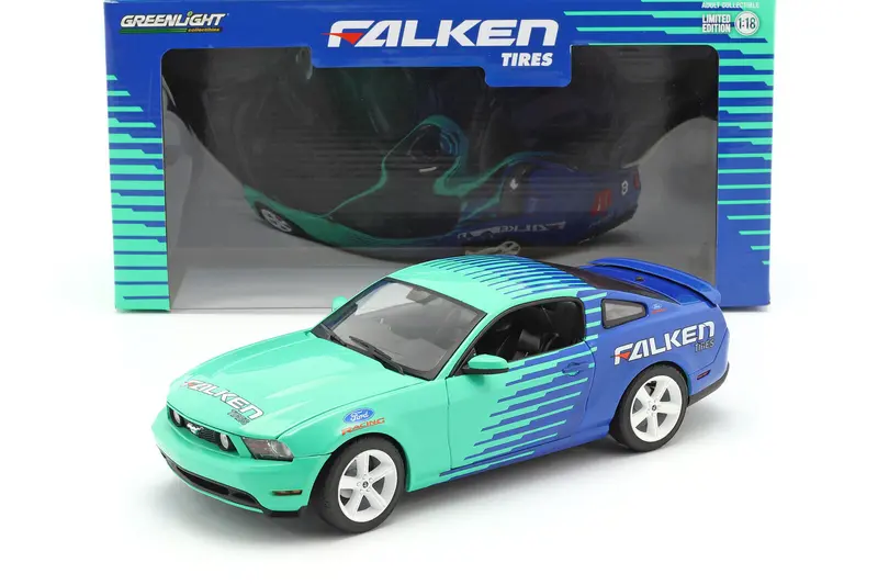 1:18 2010 Ford Mustang Gt -- Falken Tyres -- Greenlight 1